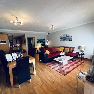 Fernway Entire Apartment