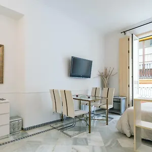https://holidays-isbilia-centro.es-andalucia.com